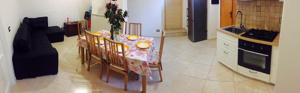Aloha House Hotel Формия Екстериор снимка