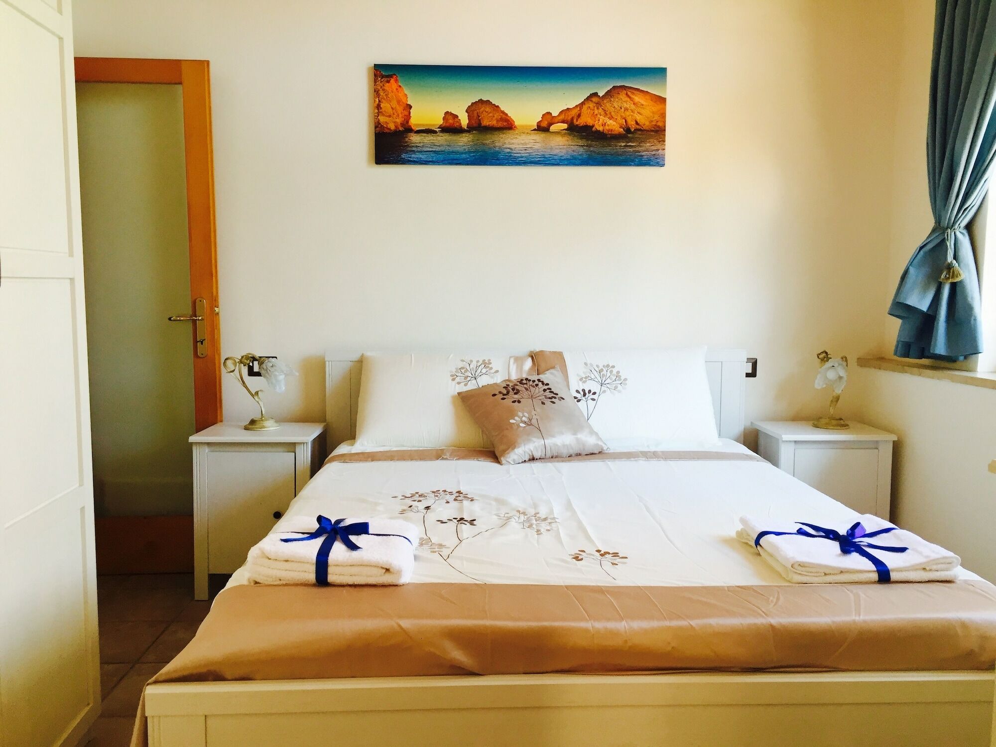 Aloha House Hotel Формия Екстериор снимка