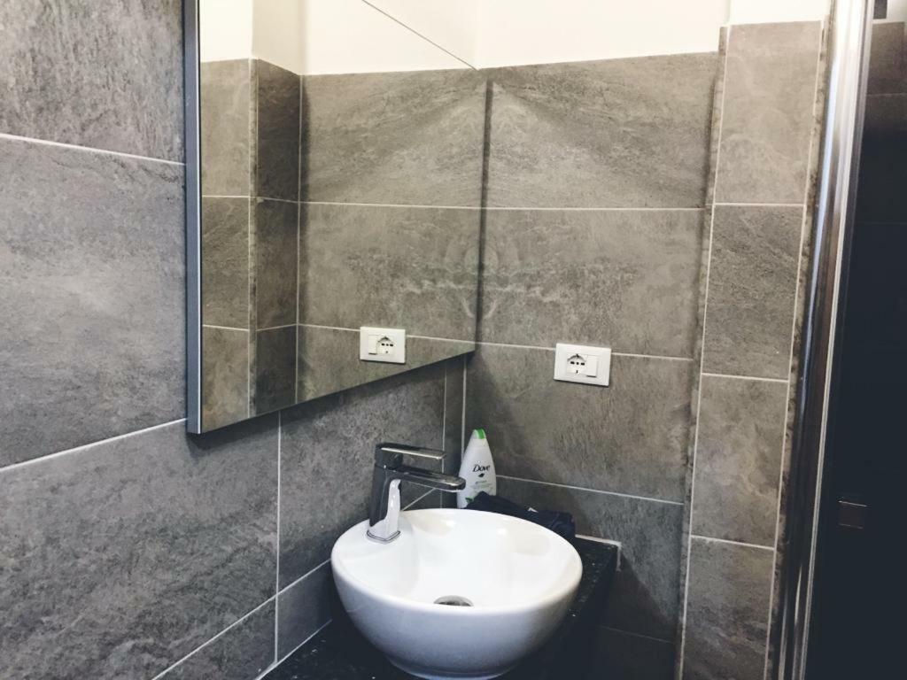 Aloha House Hotel Формия Екстериор снимка